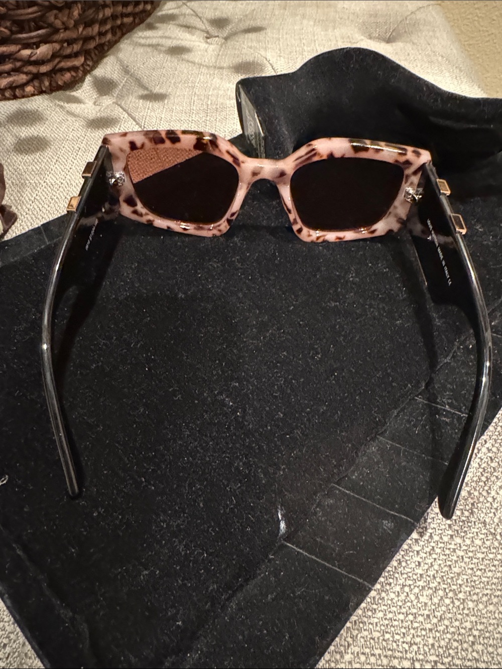 Louis VuittonTortoiseshell Frames Black Arms Cat-Eye Sunglasses - Picture 7 of 7